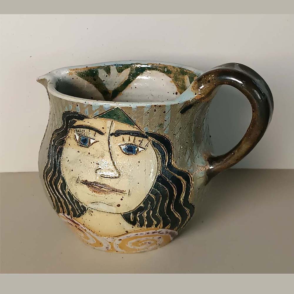 Milchkrug aus Steinzeug mit drei Frauenportraits, Steinzeug - Einzelstück von Eckart Meisel